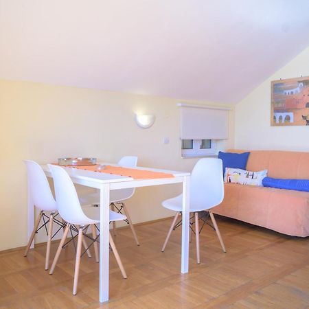 Apartment Christian Karlobag Ruang foto
