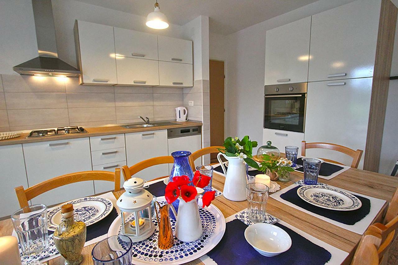 Apartment Christian Karlobag Bagian luar foto